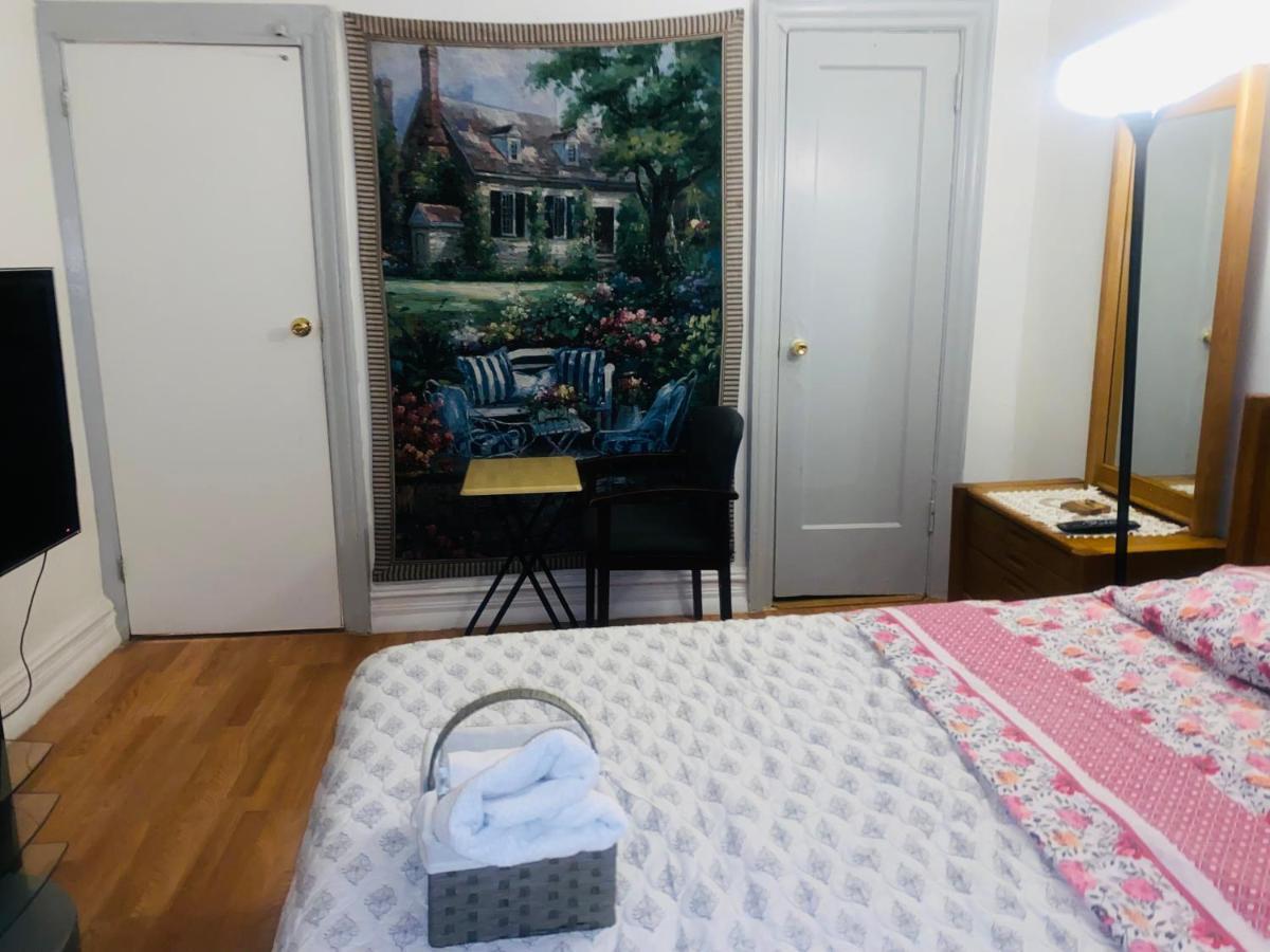 Cozy Comfort In Brooklyn New York Exterior photo